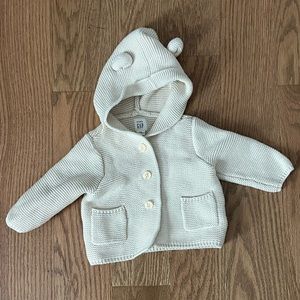 BabyGap cotton hooded sweater size 3-6 months
